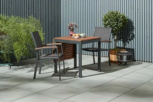 JUTLANDIA YTTRUP L75/126 Bord Hårdträ + 4 MADERNE Stapelstol Grå 4 JUTLANDIA YTTRUP L75/126 Bord Hårdträ + 4 MADERNE Stapelstol Grå - Bild 2