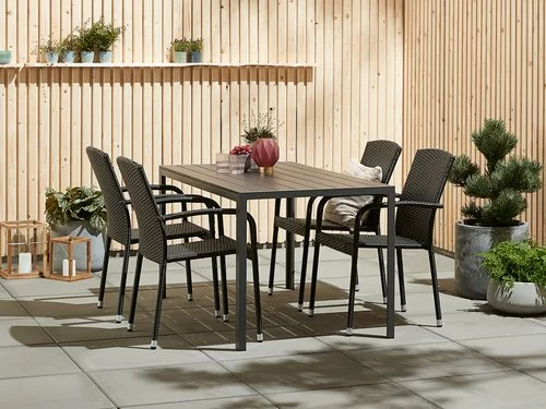 JERSORE L140 Bord Svart + 4 HALDBJERG Stol Svart 3 JERSORE L140 Bord Svart + 4 HALDBJERG Stol Svart