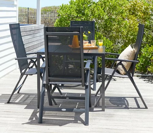 JUTLANDIA MADERUP L90 Bord Svart + 4 LOMMA Positionsstol Svart 3 JUTLANDIA MADERUP L90 Bord Svart + 4 LOMMA Positionsstol Svart