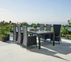 JUTLANDIA HAGEN L214 Bord Grå + 4 SKIVE Stol Svart -butiken JUTLANDIA 178550