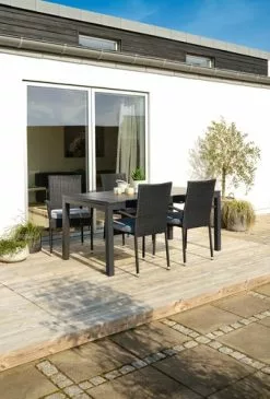 JUTLANDIA VATTRUP L170/273 Bord Svart + 4 GUDHJEM Stol Svart -butiken JUTLANDIA 182112 1