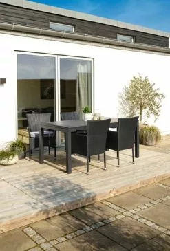 JUTLANDIA VATTRUP L170/273 Bord Svart + 4 AIDT Stol Svart -butiken JUTLANDIA 182113