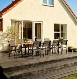 JUTLANDIA YTTRUP L210/300 Bord Hårdträ + 4 MADERNE Stapelstol Grå -butiken JUTLANDIA 182552