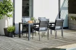 JUTLANDIA MADERUP L205 Bord Svart + 4 PADHOLM Stapelstol Svart -butiken JUTLANDIA 201822